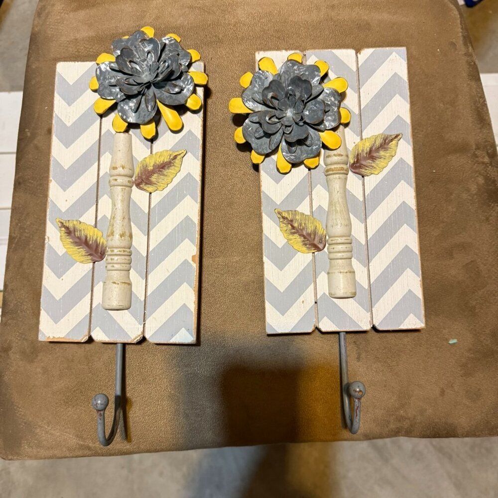 Flower Wall Hooks - set of 2